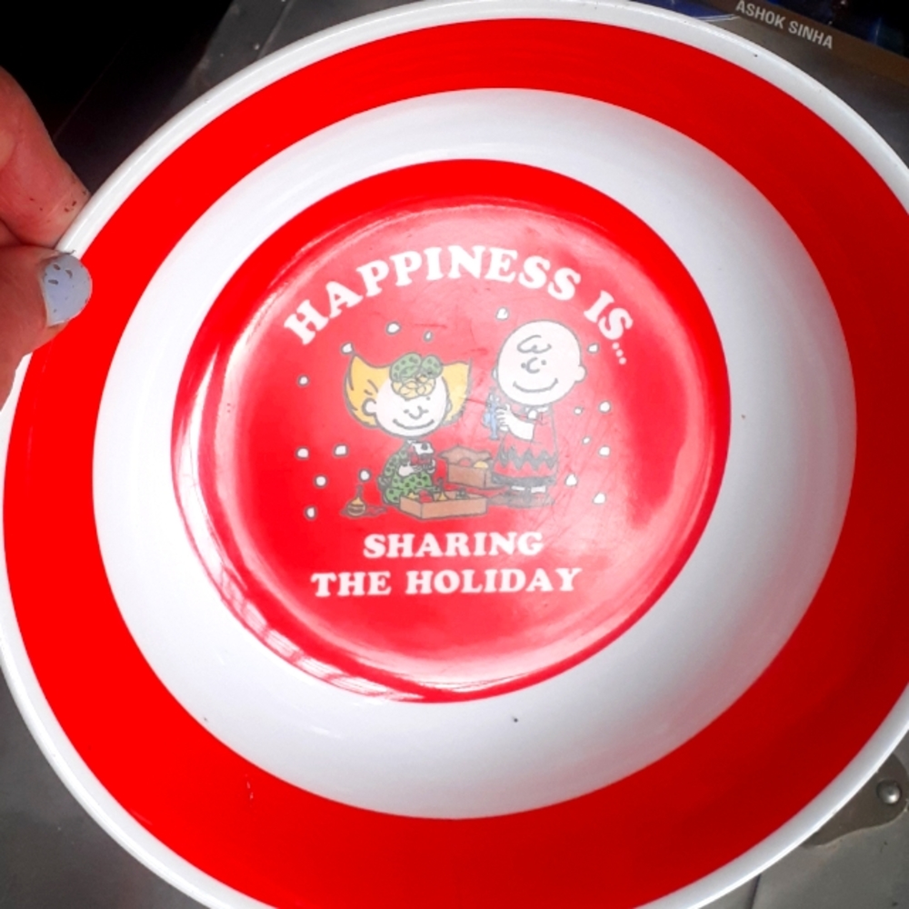 Peanuts Holidays serving bowl